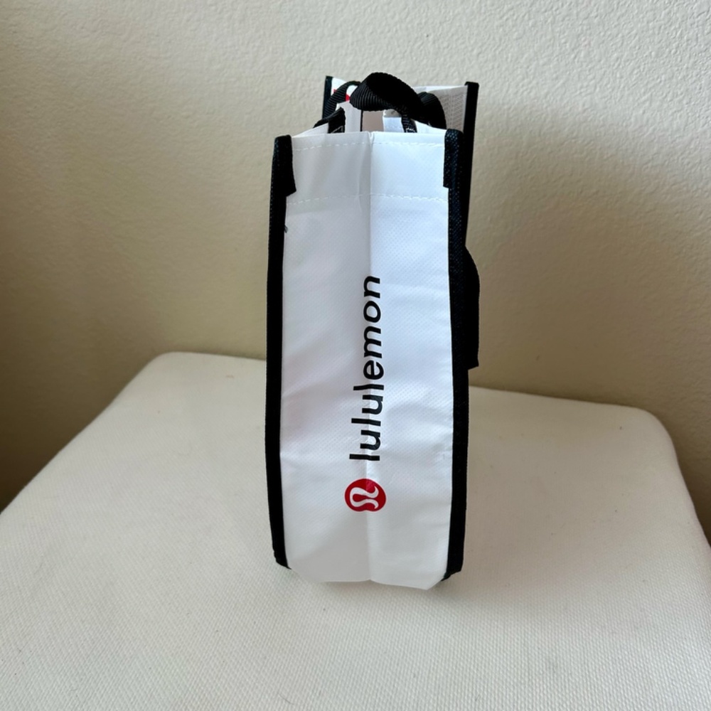 Lululemon Small Tote Bag White and Red Black Handles Snap Closure Inspiration - Picture 4 of 7